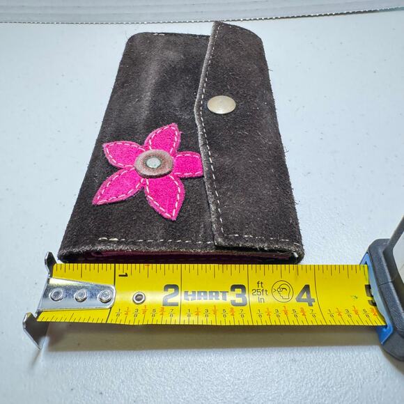 TRIBU BROWN LEATHER WALLET WITH HOT PINK ACCENTS - Picture 2 of 7